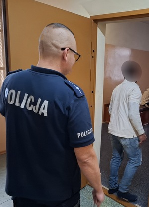 osoby zatrzymane z policjantem